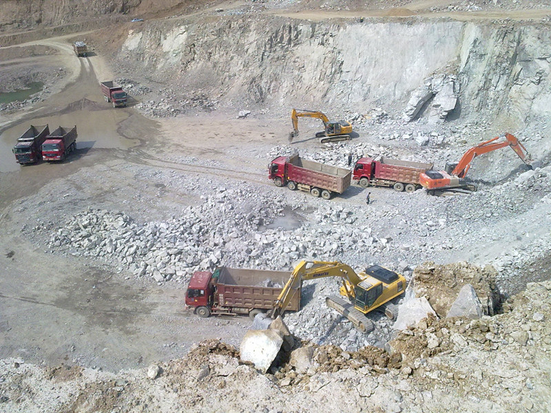 中鐵三局集團(tuán)329國道舟山段改建工程(普陀段）高邊坡路基拓寬爆破開挖工程